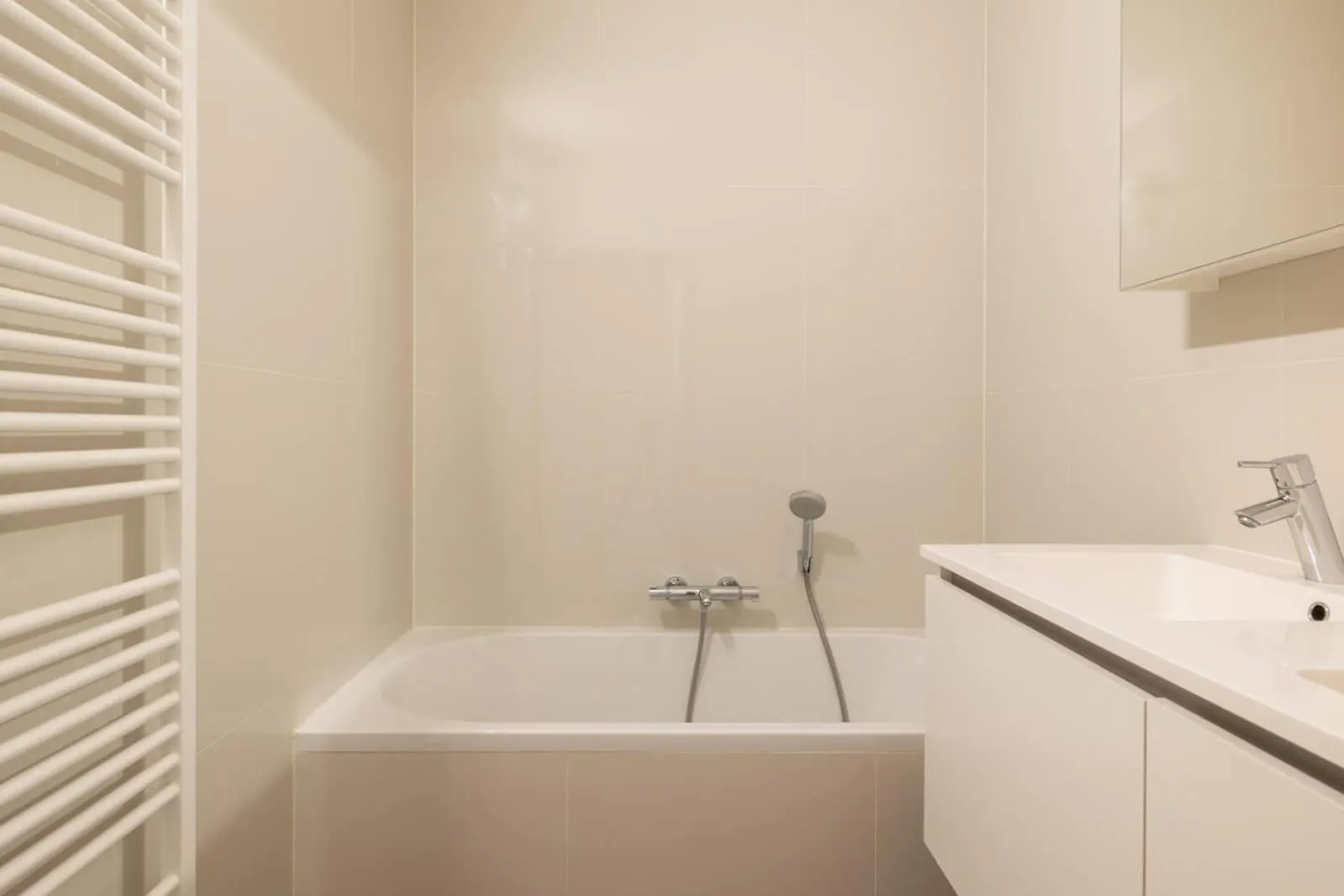 Spacious 2-Bedroom Apartment With Breathtaking Sea View T68 Ostend 0*,